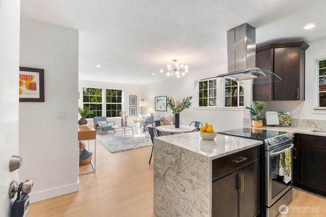 2670 118th Avenue Se 9-103, Bellevue