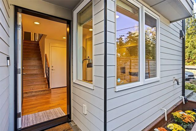 2314 Thorndyke Avenue W B, Seattle