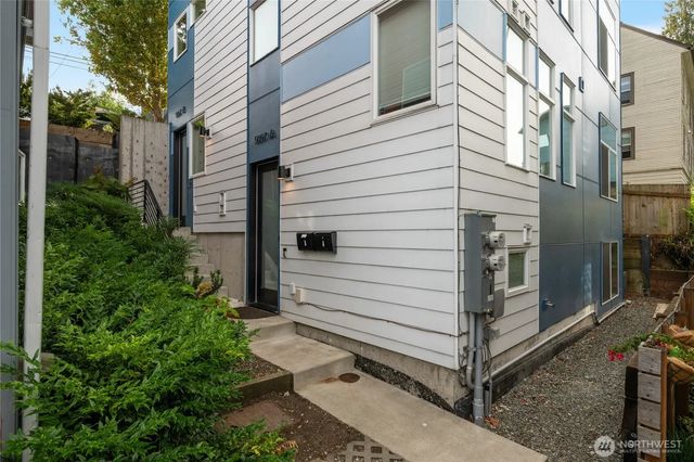 5057 37th Avenue S B, Seattle