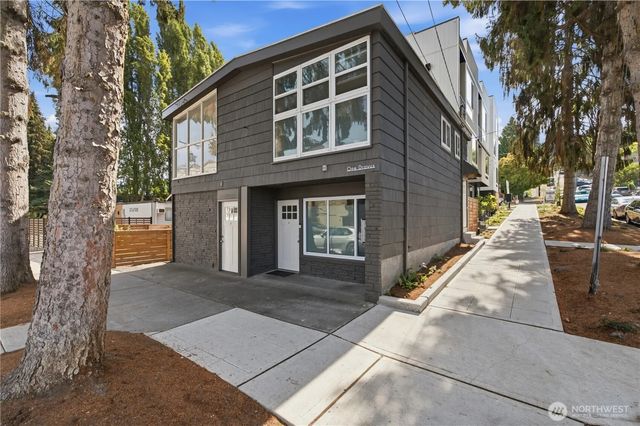 1 Dravus Street, Seattle