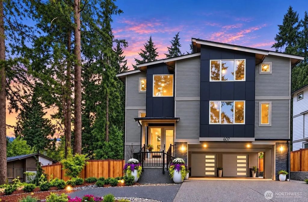 807 130th Avenue Ne, Bellevue
