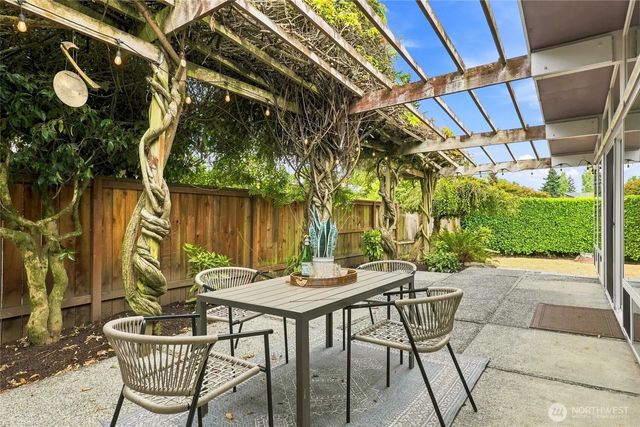 8218 Se 36th Street, Mercer Island