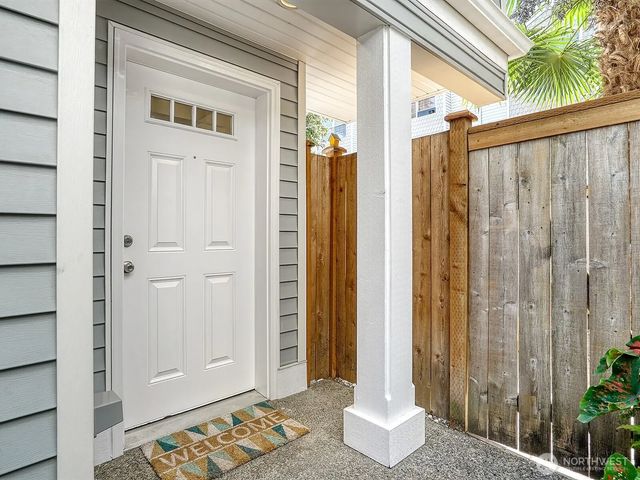 8529 Midvale Avenue N C, Seattle