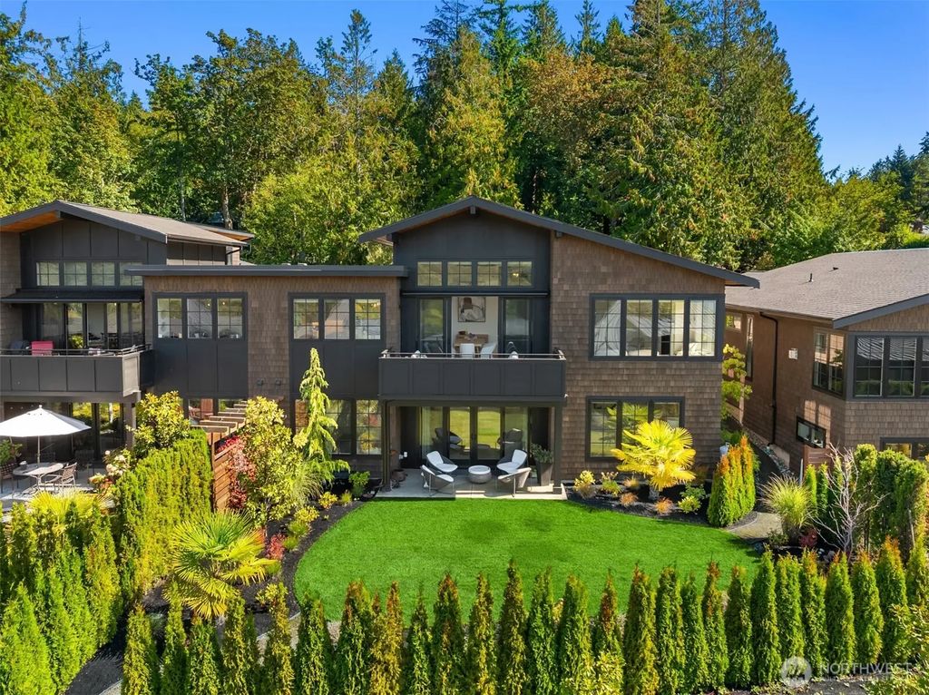 4833 Rosalind Road Ne, Bainbridge Island