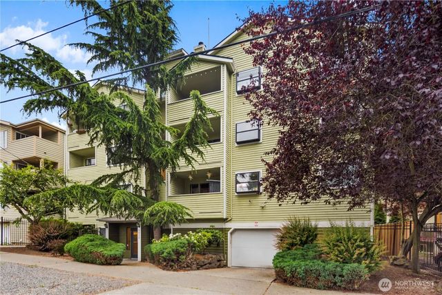 8816 Nesbit Avenue N 302, Seattle