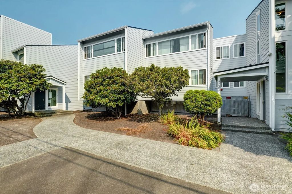 4230 Hoyt Avenue, Everett