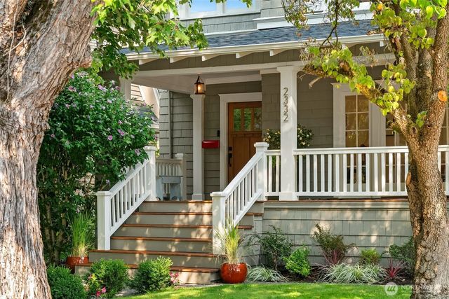 2332 33rd Avenue S, Seattle