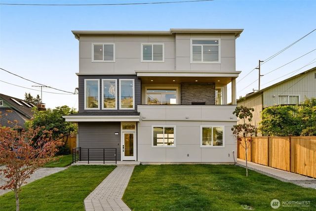 9251 Palatine Avenue N, Seattle