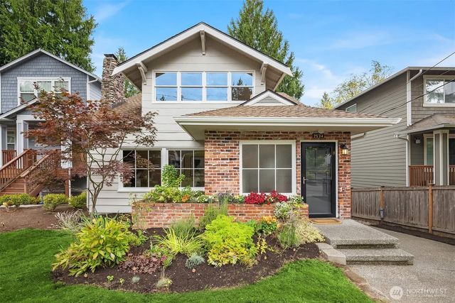 2534 Ne 94th Street, Seattle