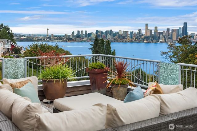 1718 Palm Avenue Sw, Seattle