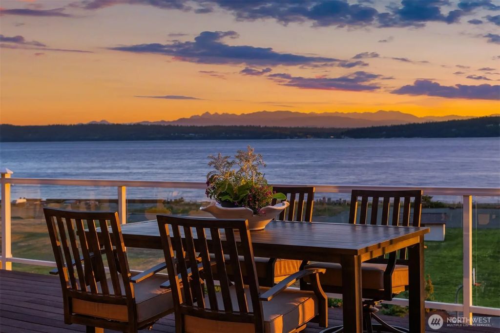2106 Breezy Point Road, Camano Island