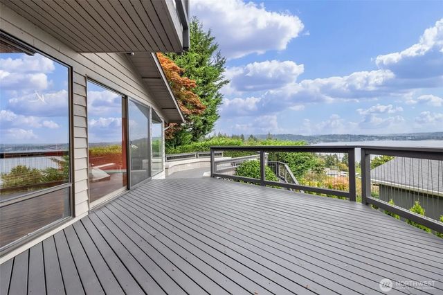 3556 Ne 147th Street, Lake Forest Park