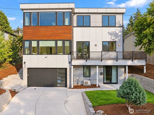 328 Slater Street S, Kirkland