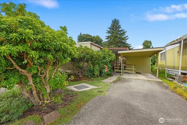 11330 E Riverside Drive 40, Bothell