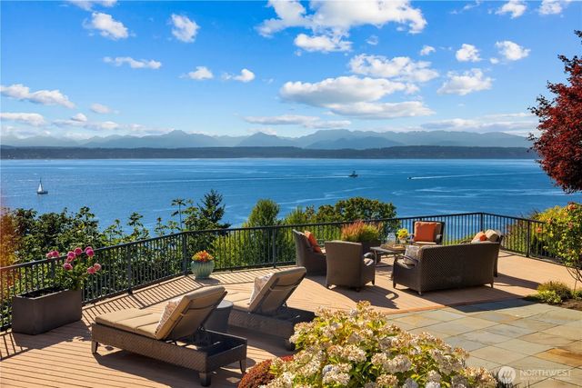 2555 Magnolia Boulevard W, Seattle