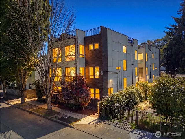 1039 S Cloverdale Street A, Seattle