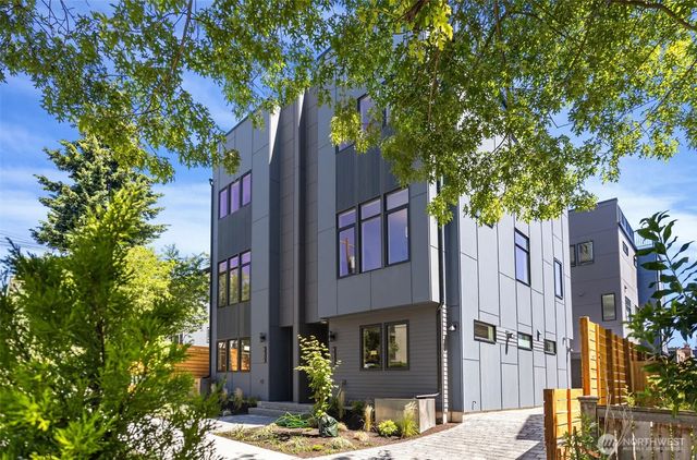 4432 Dayton Avenue N, Seattle
