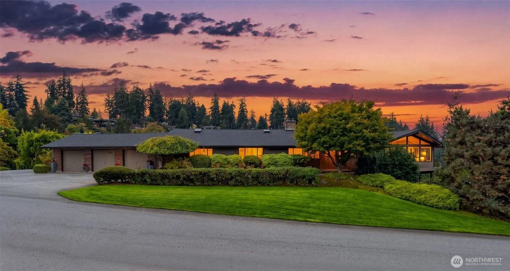 9355 Ne 30th Street, Clyde Hill
