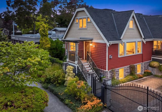4428 Eastern Avenue N, Seattle