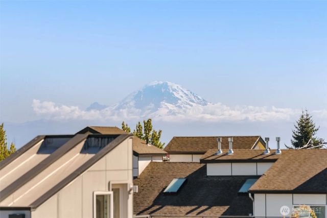 104 -a 19th E, Seattle