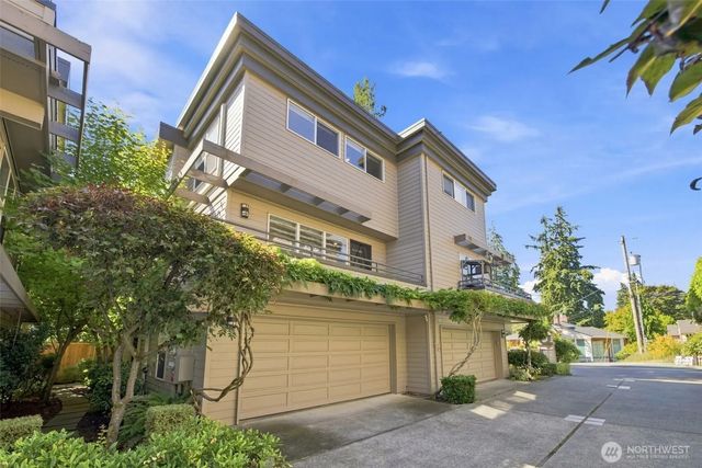 12506 26th Avenue Ne A103, Seattle