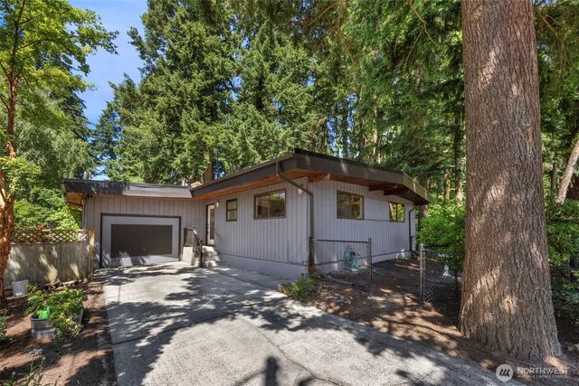 12521 2nd Avenue Ne, Seattle