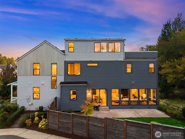 17691 Ne 118th Court, Redmond