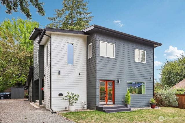 10030 37th Avenue Sw, Seattle