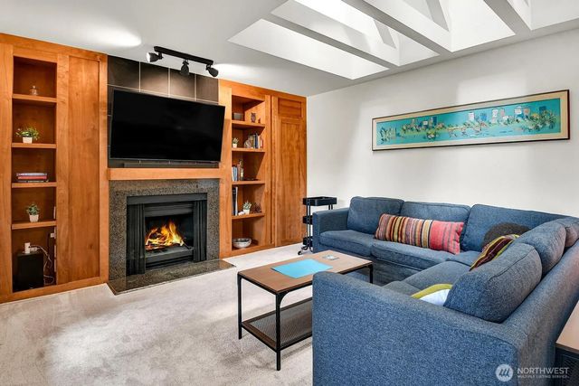 15406 Ne 15th Place 24, Bellevue