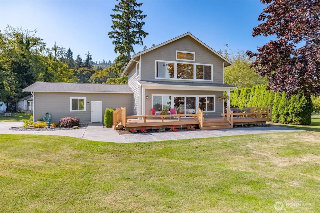 18281 W Big Lake Boulevard, Mount Vernon