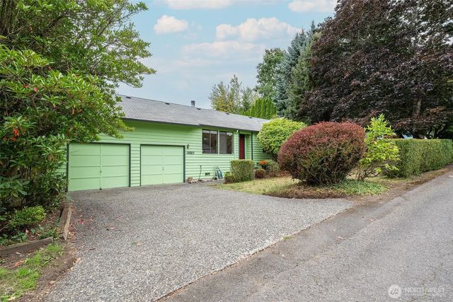 19507 55th Ave Ne, Lake Forest Park