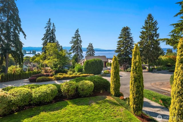 4600 92nd Avenue Ne, Yarrow Point