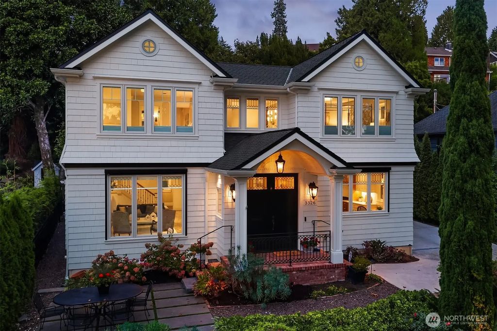 3326 43rd Avenue Ne, Seattle