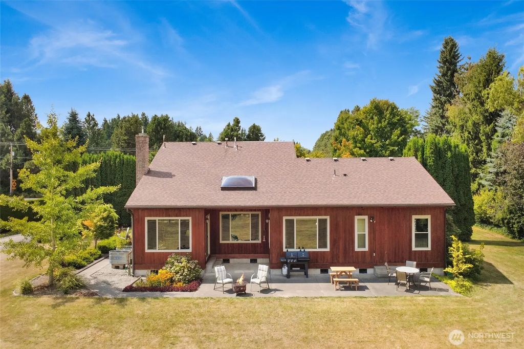 9317 Avon Allen Road, Bow