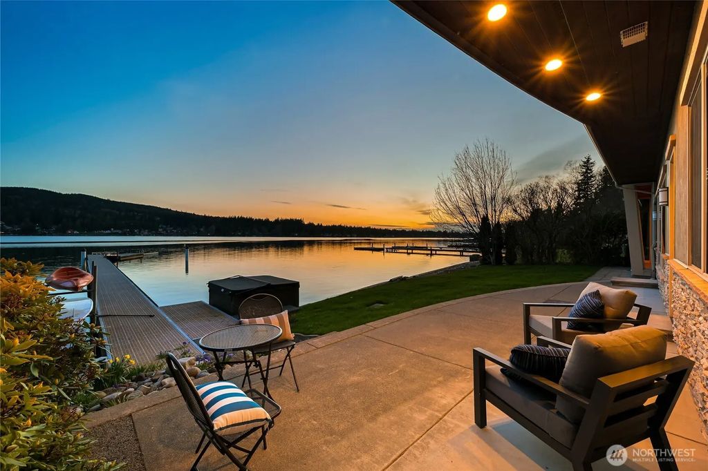 2076 Dellesta Drive, Bellingham