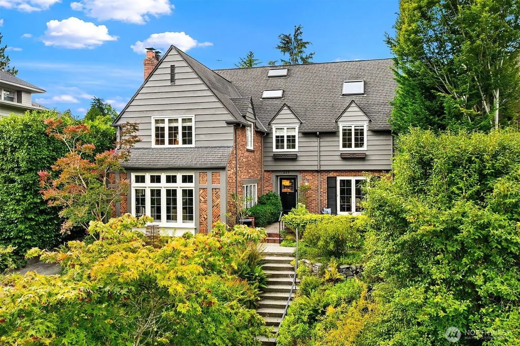 115 Dorffel Drive E, Seattle
