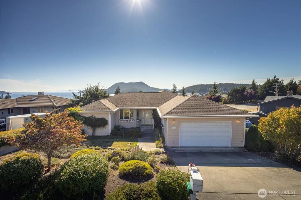 1702 Tartan Place, Anacortes
