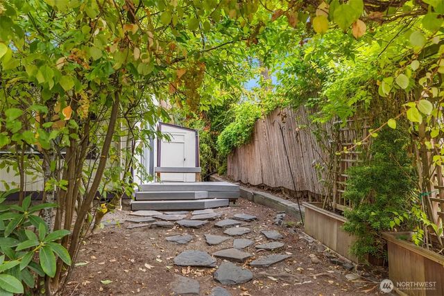 216 Madrona Way Ne, Bainbridge Island