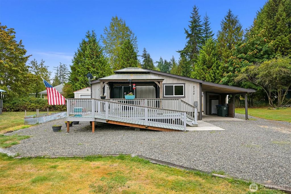 8704 Harbor Drive, Blaine