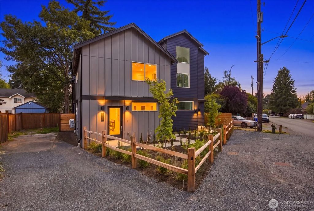 12038 Hiram Place Ne, Seattle