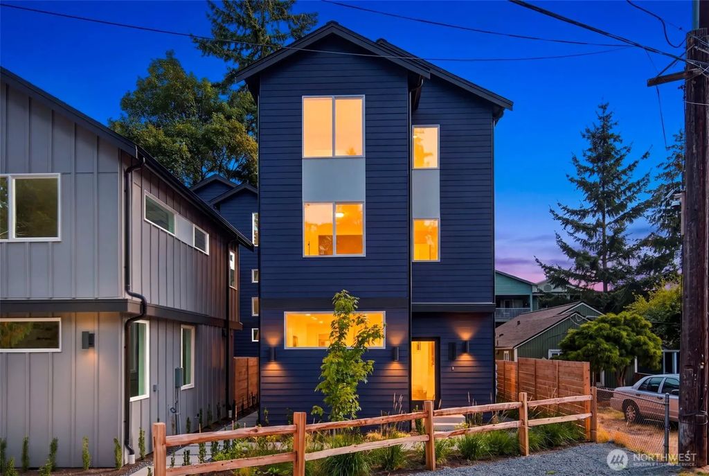 12032 Hiram Place Ne, Seattle