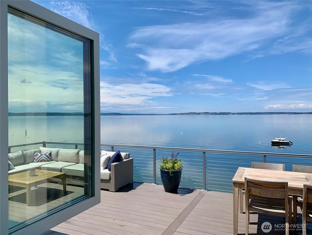 1033 Blackberry Lane, Camano Island
