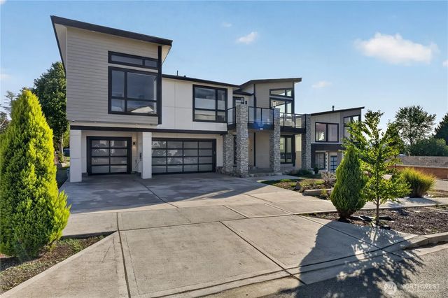 1417 N 24th St, Renton