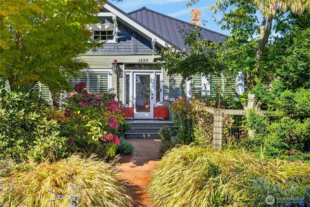 1520 8th Street, Anacortes