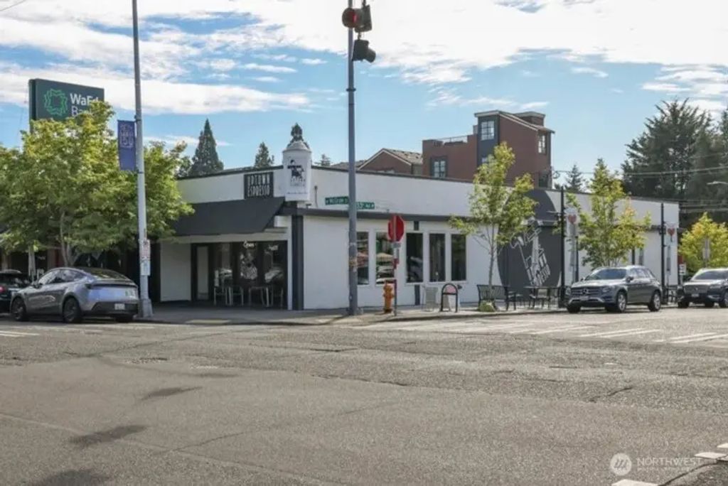 3221 W Mcgraw Street, Seattle