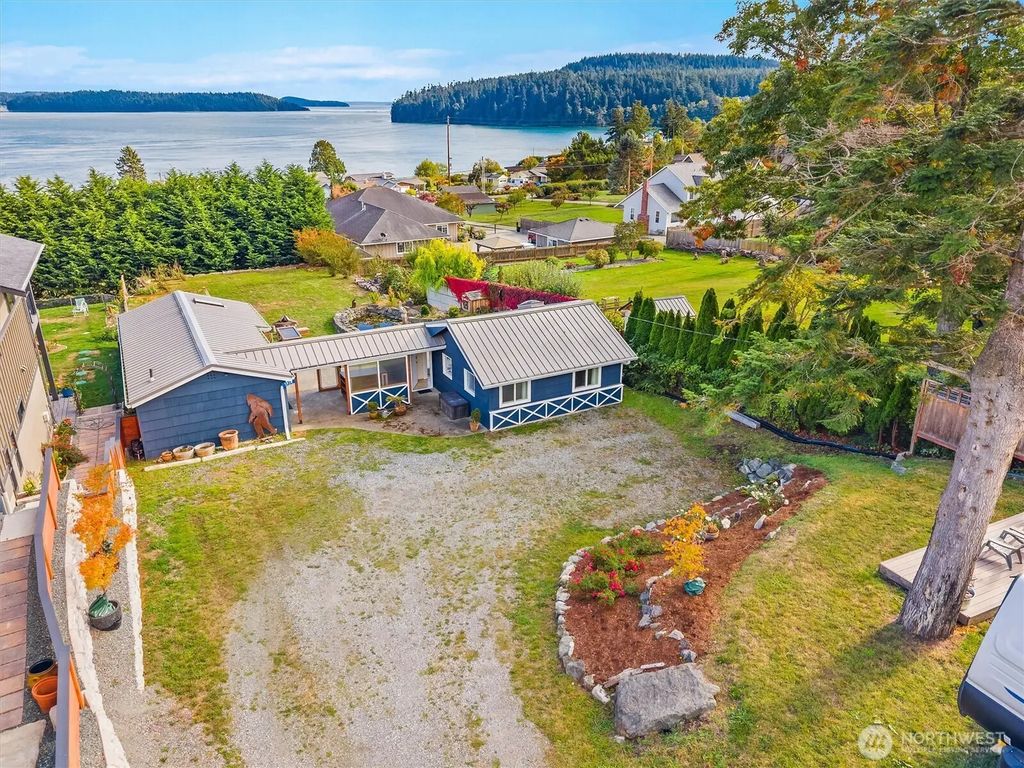 5934 Central Avenue, Anacortes