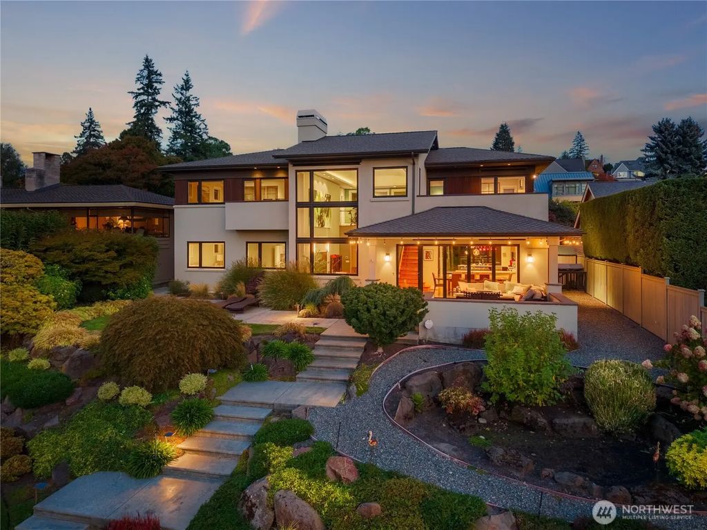 2820 Magnolia Boulevard W, Seattle