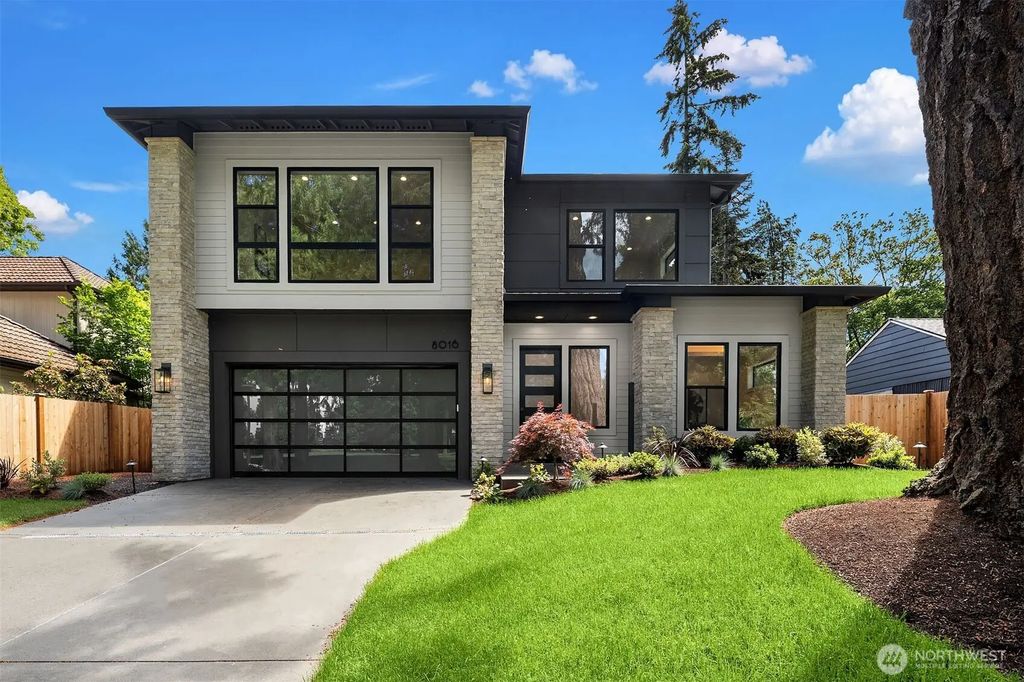 8016 Fairway Drive Ne, Seattle