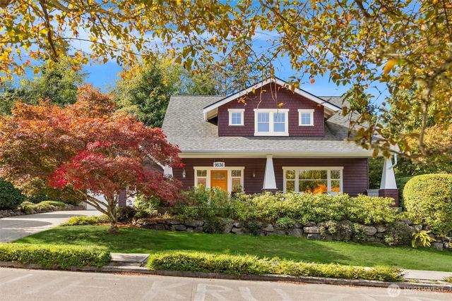 9536 Ne North Town Loop, Bainbridge Island