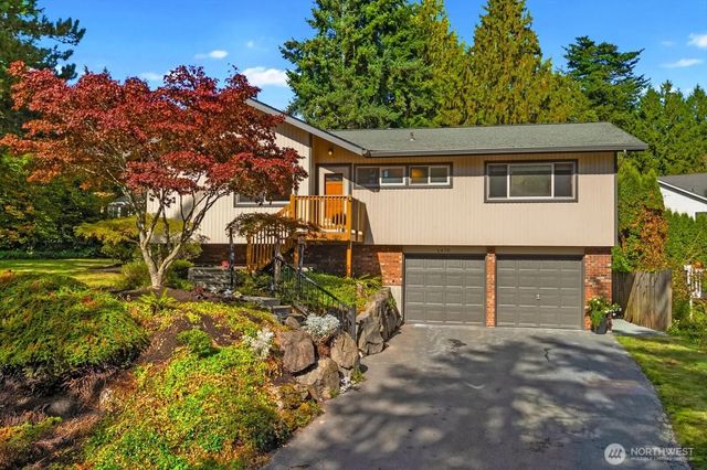 5470 Ne 200th Place, Lake Forest Park